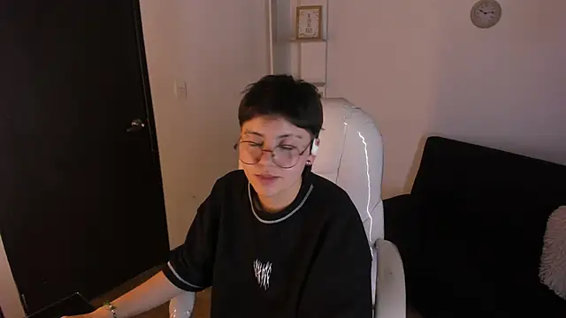 Nathaly_ds Adlı Modelin Canlı XXX Sohbeti