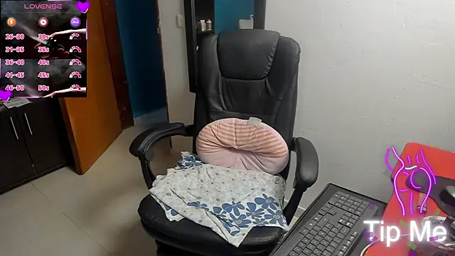 Živý XXX chat peanut_tangerine