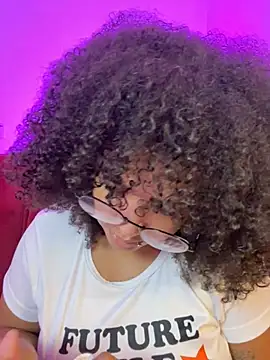 99_Lilith Adlı Modelin Canlı XXX Sohbeti