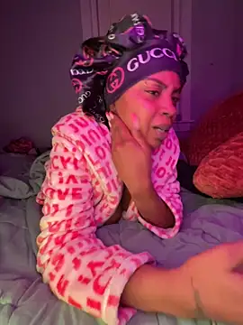 TheRealOshunQueen Webcam show