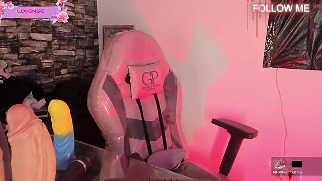 Elise-Leyton Live XXX-Chat