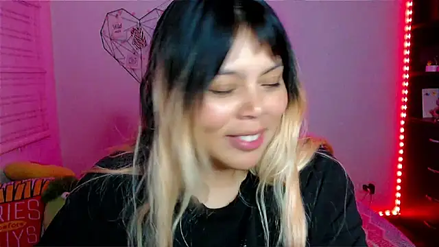 EllieMoonX Live XXX-chat