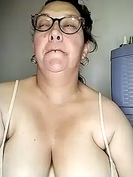 _Saraqueen élő XXX-chatje