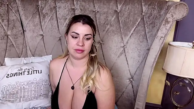 BustyGizelle: απευθείας συνομιλία ΧΧΧ