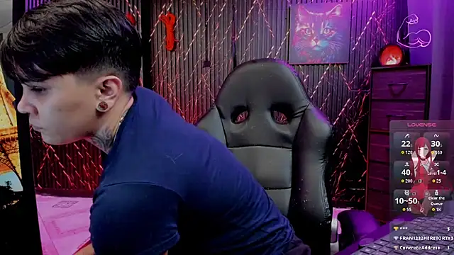 ZhoeStrong's Live XXX Chat