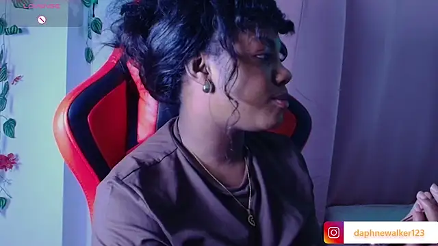 Chat XXX ao vivo de Daphnewalker__