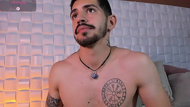 AlejandroStormm: απευθείας συνομιλία ΧΧΧ