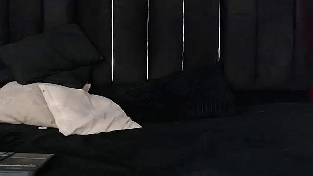 Dominic_ghost: απευθείας συνομιλία ΧΧΧ