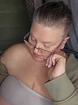 Budd_Bunney Chat XXX live