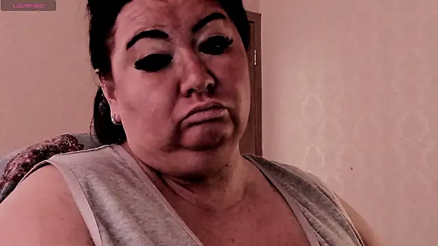 Show modela EroticaX na web-kameri