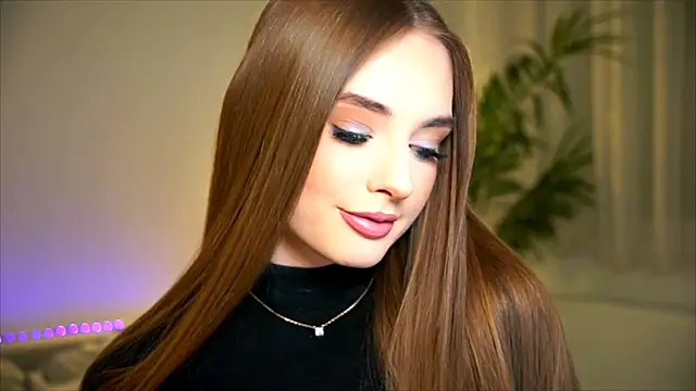 petitegonwiild Live XXX-Chat