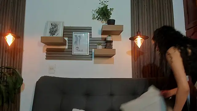 Layla_707 Adlı Modelin Canlı XXX Sohbeti