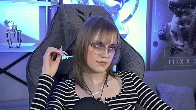 KiraMontoya Adlı Modelin Canlı XXX Sohbeti