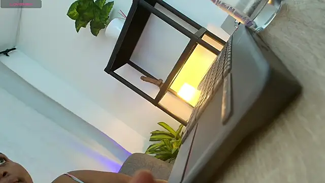 Megan-Small Live XXX-Chat