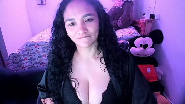 rayza_mature_154 Live XXX-chat