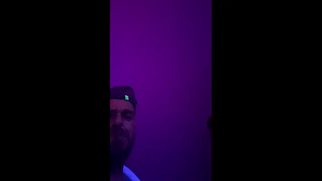 Chat XXX en directo de Guyst049