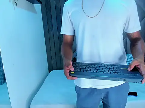 AndrewKenoxx_ 在線直播表演