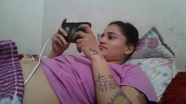 girl_tits Chat XXX in diretta