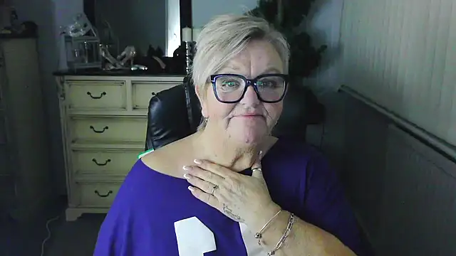 BridgetBlueEyes Live XXX-Chat