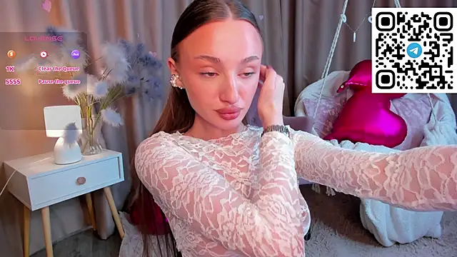 Chat +18 de miiss__lulu ao vivo