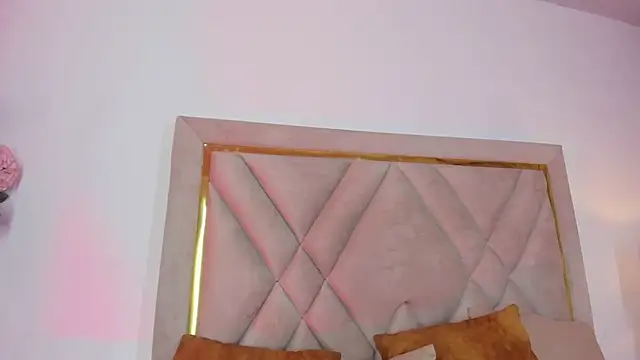 chloe_wilson7 Adlı Modelin Canlı XXX Sohbeti