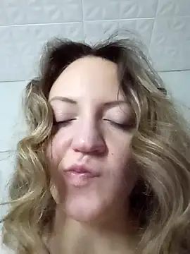 KattyLuuu Adlı Modelin Canlı XXX Sohbeti