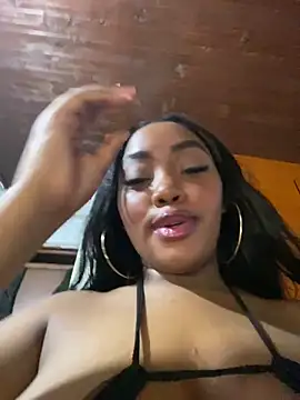 XXX chat uživo modela MonicaSex_