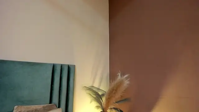 AndraCyruss' Live XXX Chat