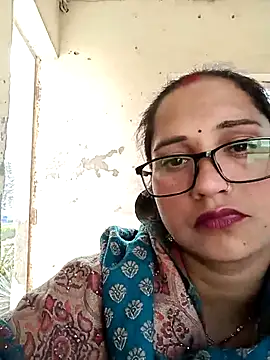 Cute-karisma1234 Adlı Modelin Canlı XXX Sohbeti