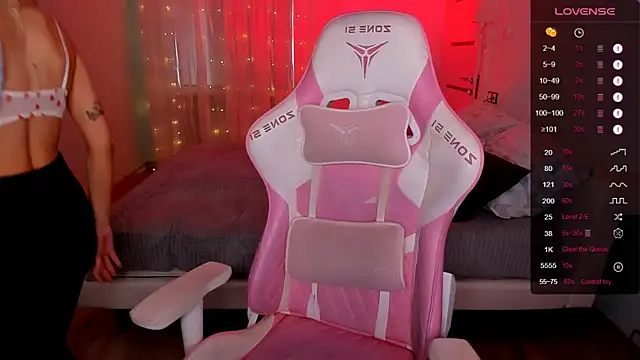 AnyaTaylor_ Chat XXX in diretta