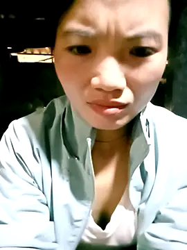 ngan-cute Live XXX-chat