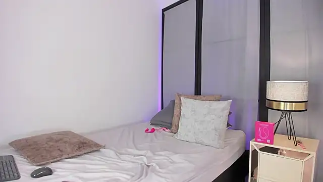 Chat +18 de niicole_steele_ ao vivo