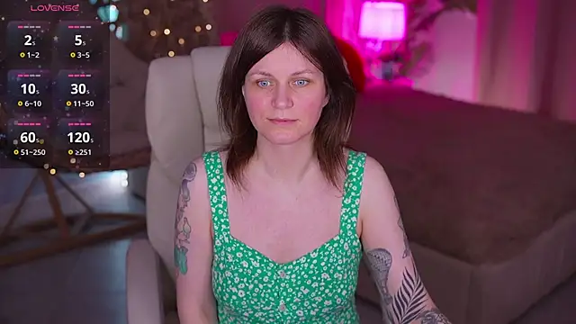 TinaMelt élő XXX-chatje