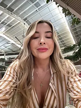 Chat +18 de Alexa_seexy1 ao vivo