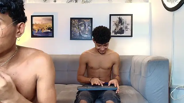 COUPLES_BOYS – Live XXX-chat