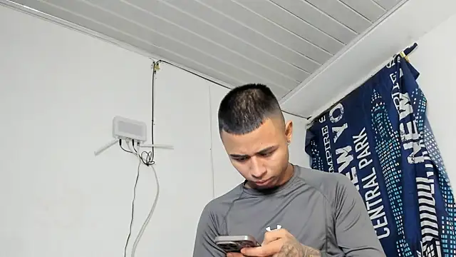 _Logan_Colton_ élő XXX-chatje