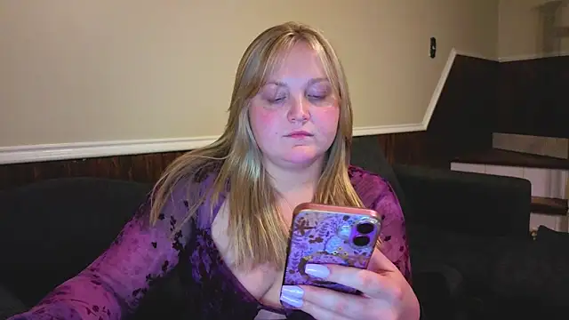 PhatAssBlond: вебкам-шоу