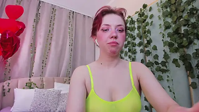 Love_is_Lola live XXX chat