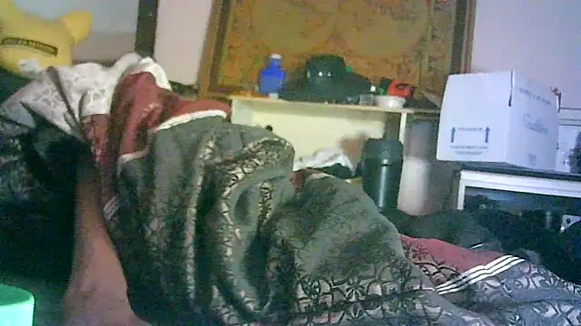 ON3YOULLN3VER_FIR3 Adlı Modelin Canlı XXX Sohbeti