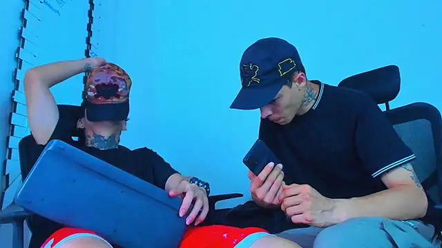 Thomas-Wil Adlı Modelin Web Kamerası Şovu