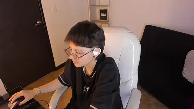 Nathaly_ds Adlı Modelin Canlı XXX Sohbeti