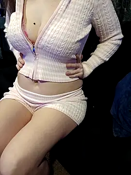 Jeannie_69_andahalfのライブXXXチャット