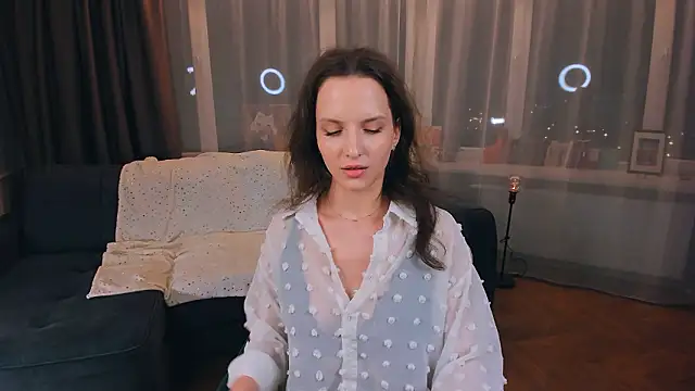 دردشة Ariadna_Shy الجنسية المباشرة