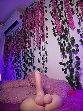 Woo_isDaphne élő XXX-chatje