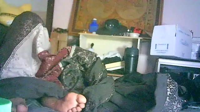 ON3YOULLN3VER_FIR3: διαδικτυακό σόου στην κάμερα