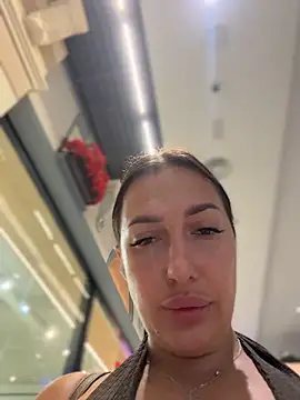 AleksandraRich Show in webcam