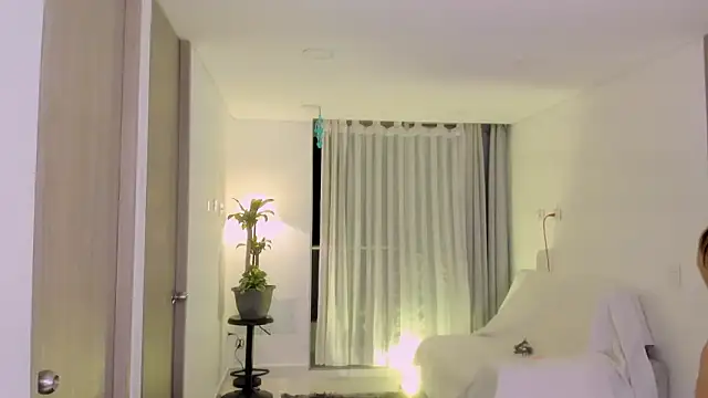 Chat XXX en directo de NikaVelvet1