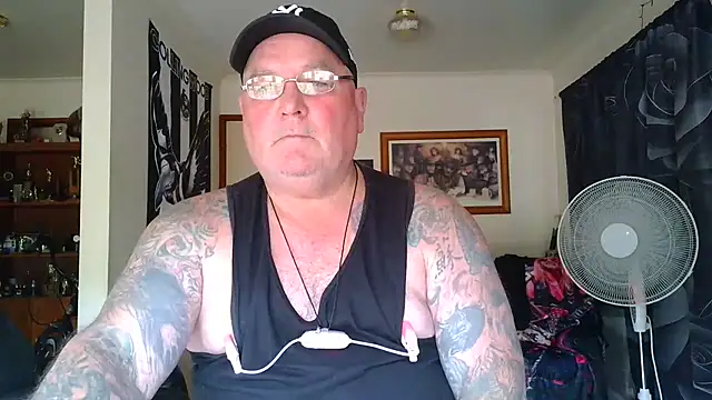 KINKYBLUEYES69 现场XXX聊天