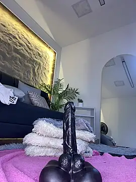 Isa__Blanc élő XXX-chatje