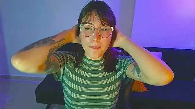 Yuliennegg 现场XXX聊天